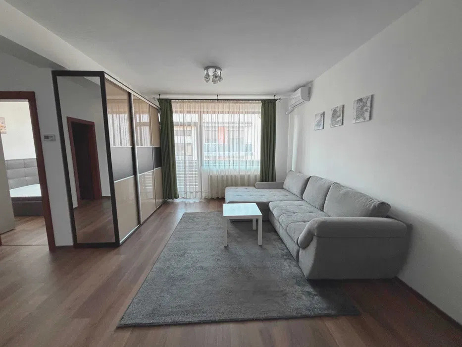 Apartament cu 2 camere zona Sub Cetate 