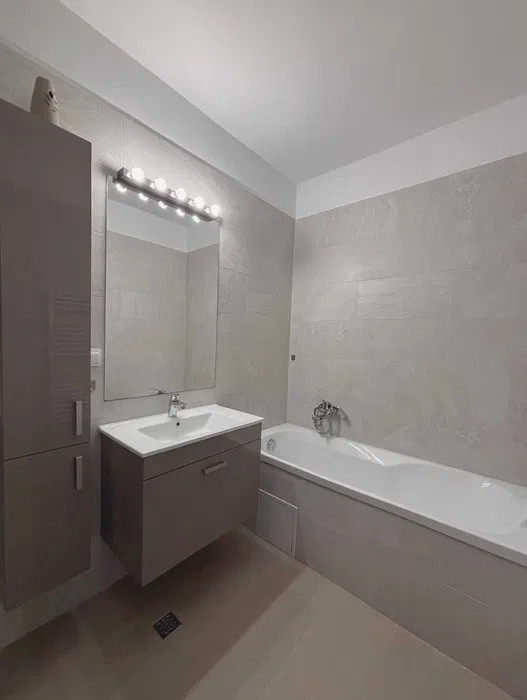 Apartament cu 2 camere zona Sub Cetate 