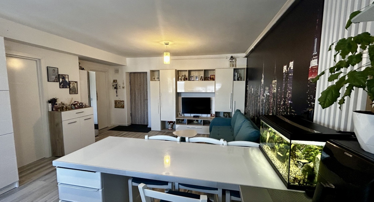 Apartament 2 camere, mobilat, zona Teilor 