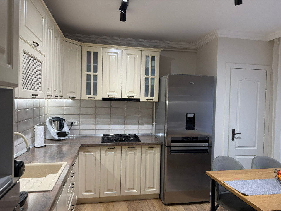 Apartament modern cu 3 camere l Sub Cetate 