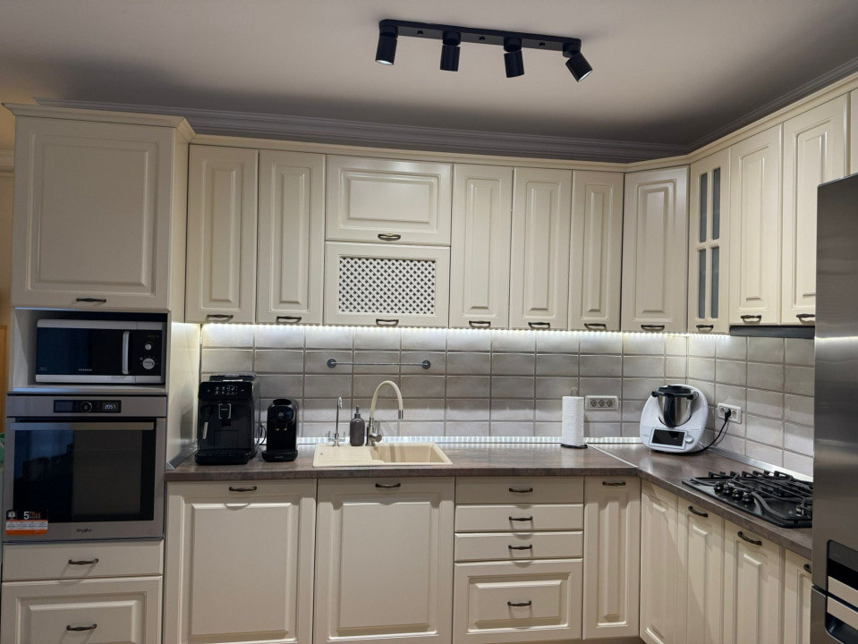 Apartament modern cu 3 camere l Sub Cetate 