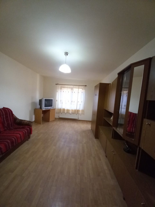 Casă individuală 200mp, 5 camere, pivniță, terasă, zona Florilor
