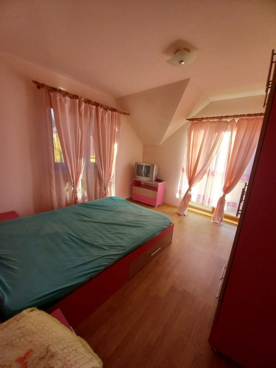 Casă individuală 200mp, 5 camere, pivniță, terasă, zona Florilor