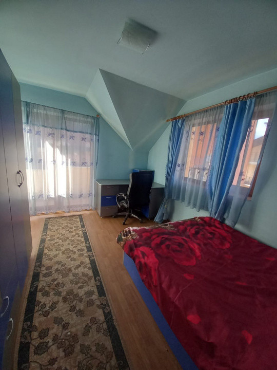 Casă individuală 200mp, 5 camere, pivniță, terasă, zona Florilor