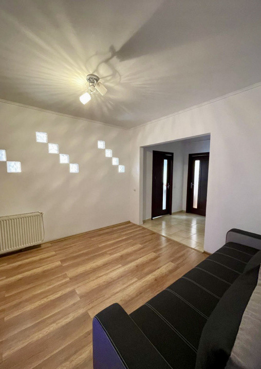 Apartament 3 camere, mobilat, zona Porii
