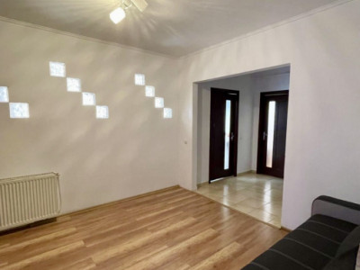 Apartament 3 camere, mobilat, zona Porii