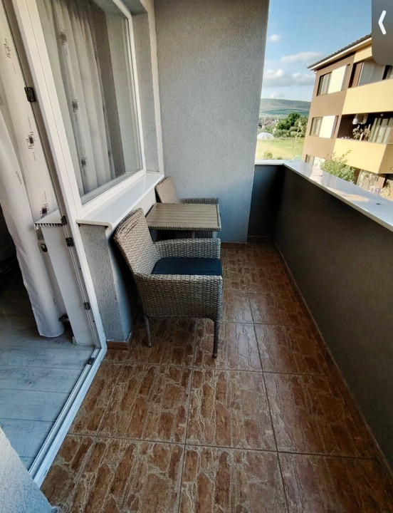 Apartament spațios 3 camere, 2 băi, mobilat modern, zona Sesul de Sus 