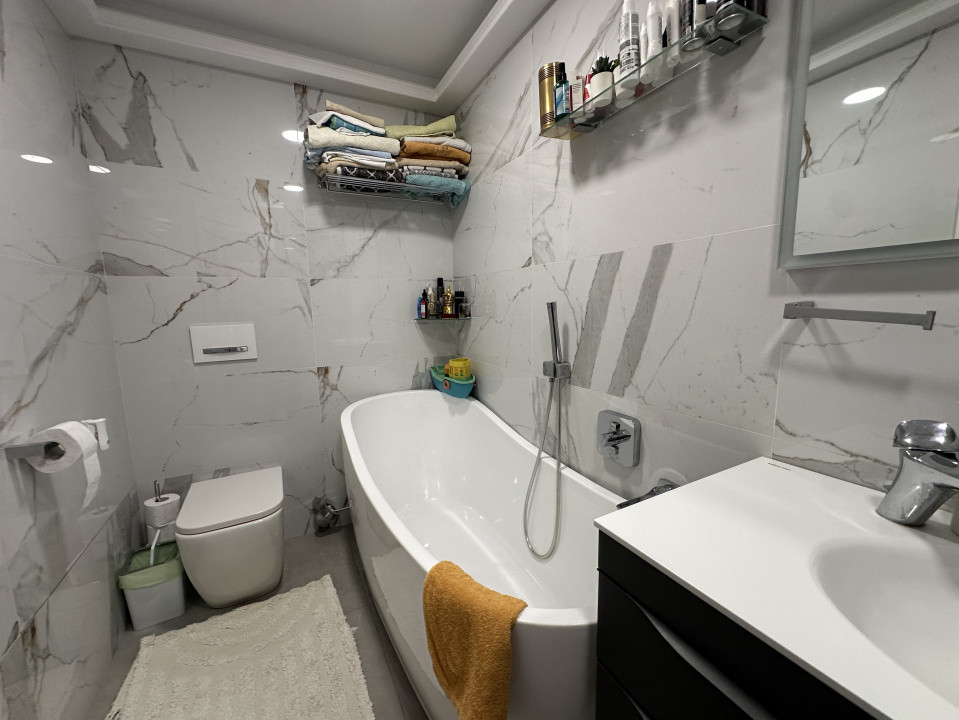 Apartament 4 camere, 100 mp gradina, zona Sub Cetate 