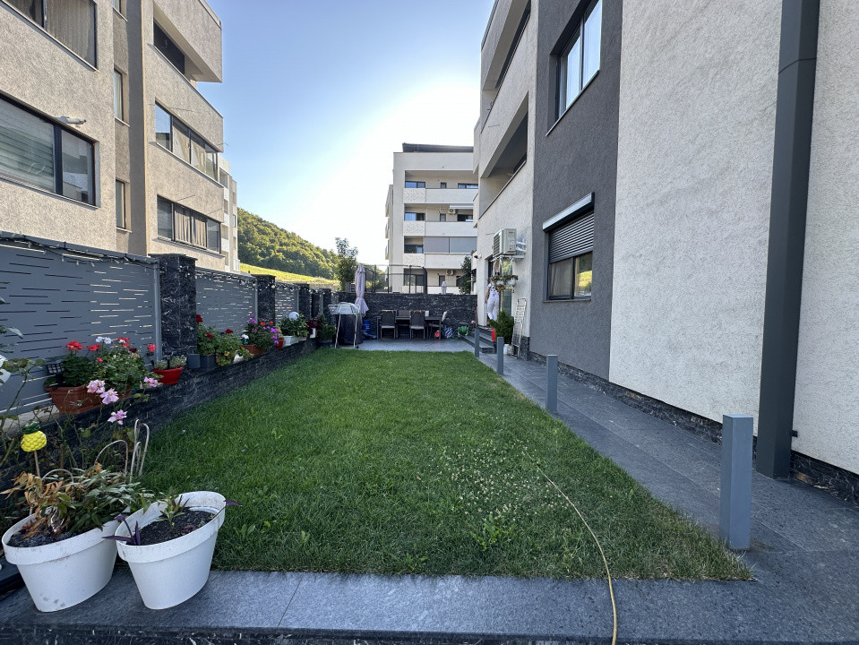 Apartament 4 camere, 100 mp gradina, zona Sub Cetate 