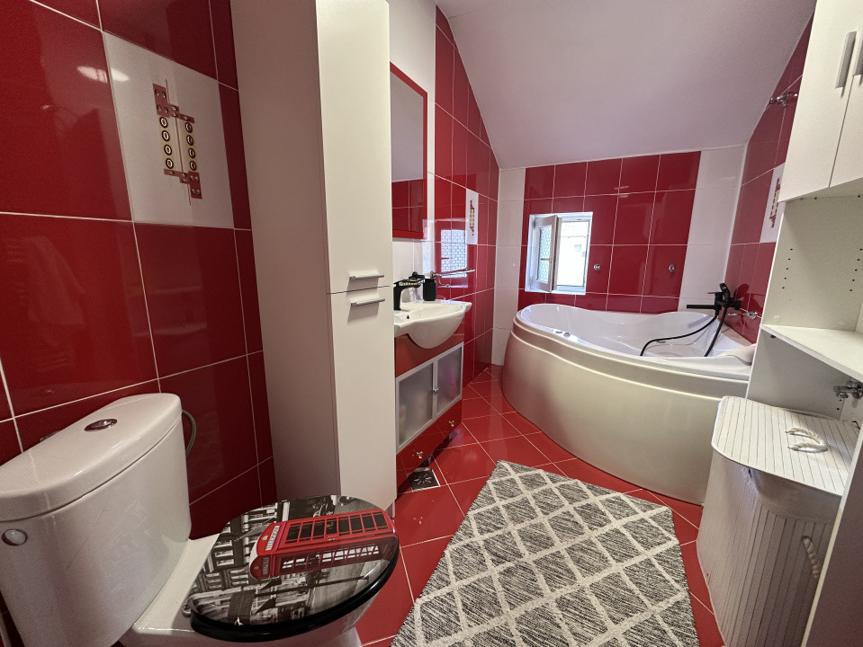 Apartament cu 2 camere l zona Florilor 
