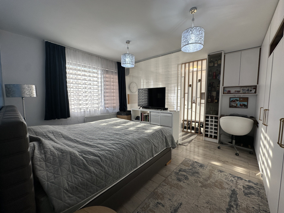 Apartament cu 3 camere si 2 bai - Zona Sub Cetate 