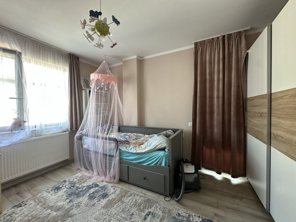 Apartament cu 3 camere si 2 bai - Zona Sub Cetate 