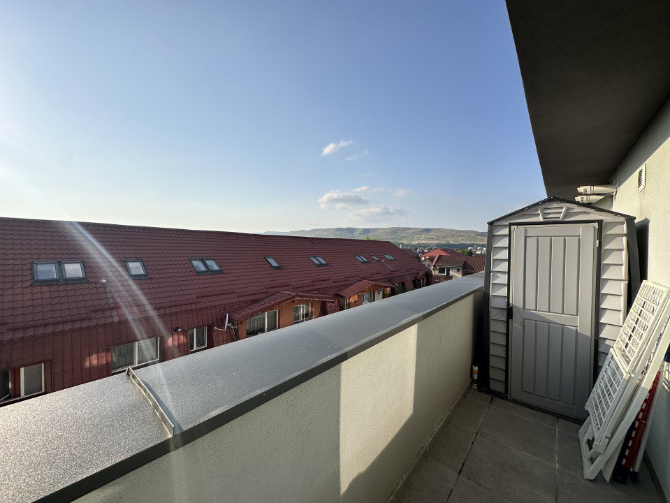 Apartament cu 3 camere si 2 bai - Zona Sub Cetate 