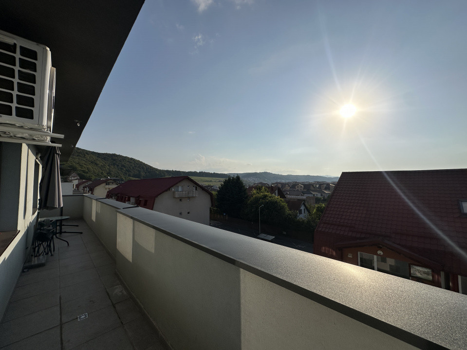 Apartament cu 3 camere si 2 bai - Zona Sub Cetate 
