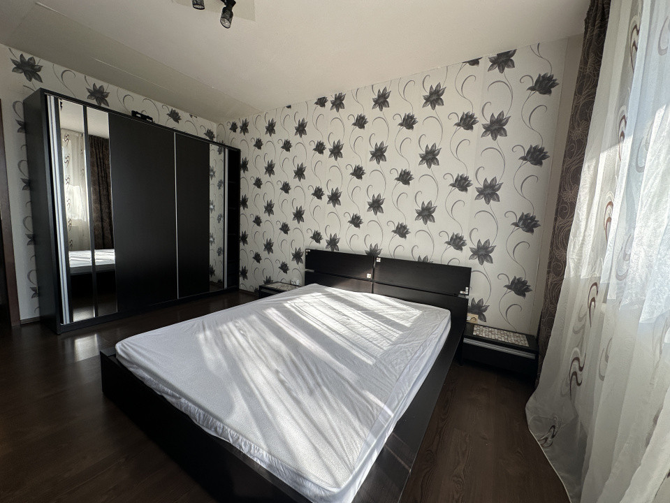 Apartament spatios 3 camere,  zona Tineretului