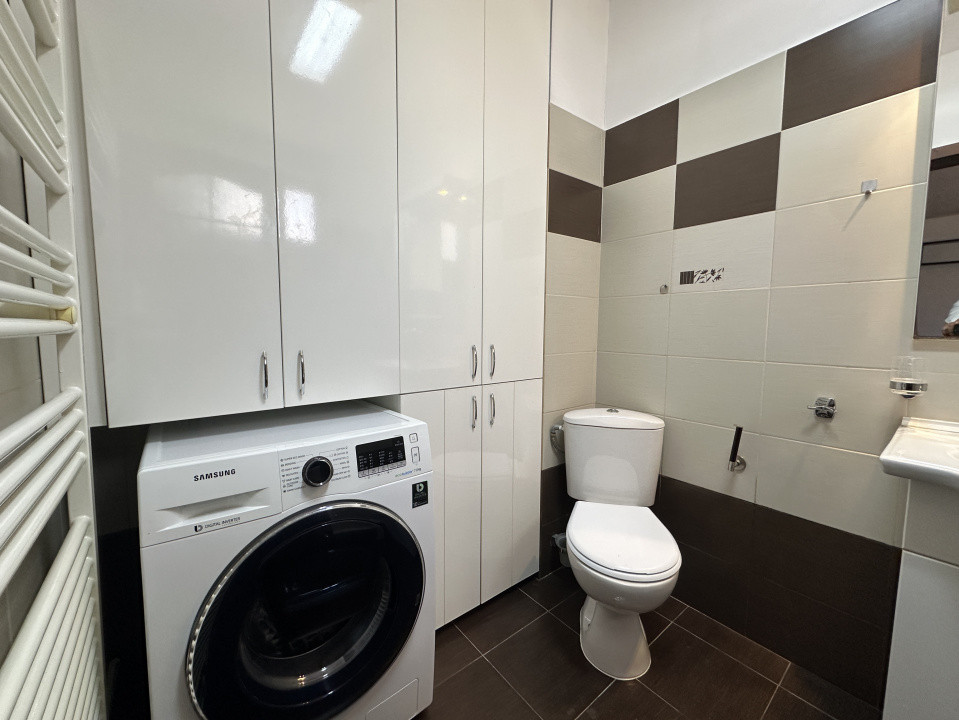 Apartament spatios 3 camere,  zona Tineretului