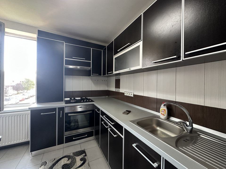 Apartament spatios 3 camere,  zona Tineretului
