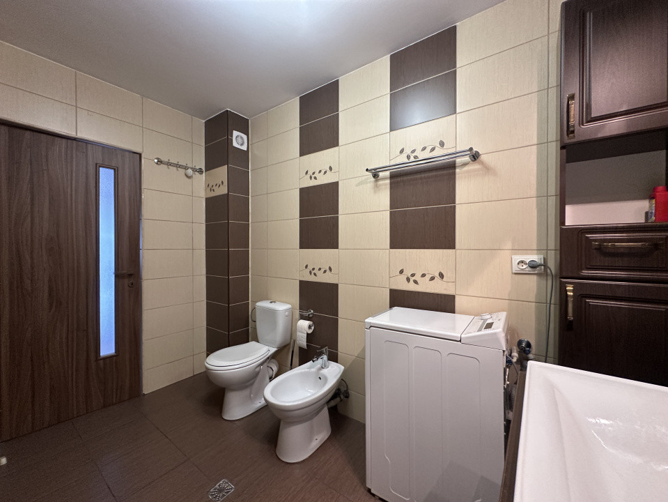 Apartament cu 3 camere și 2 băi - zona Parc Poligon
