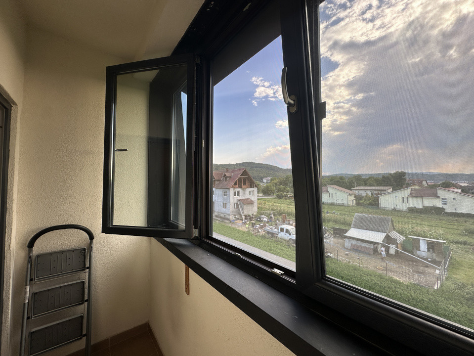 Apartament cu 3 camere și 2 băi - zona Parc Poligon