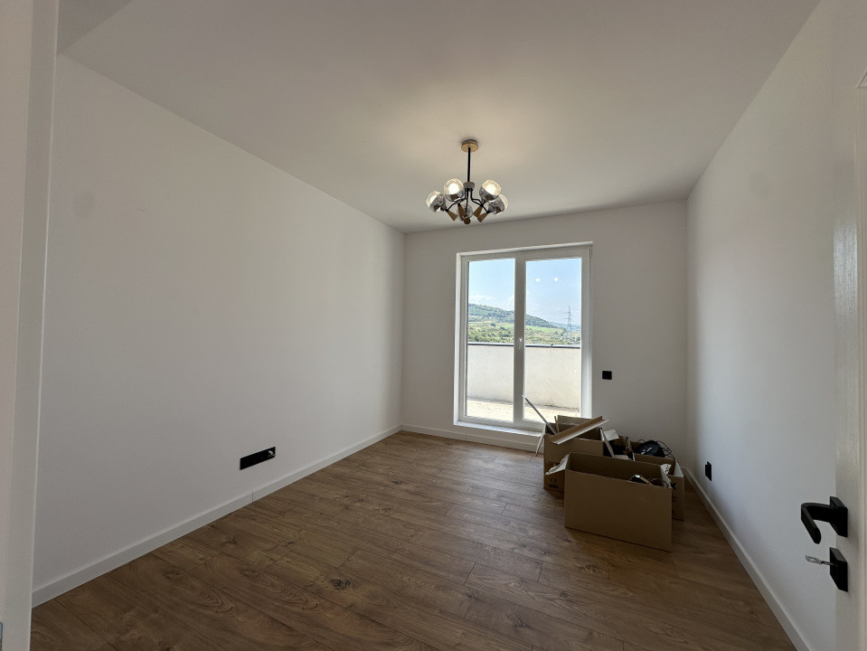 Apartament spatios FINISAT NOU, terasa 30 mp - Zona Urusagului 