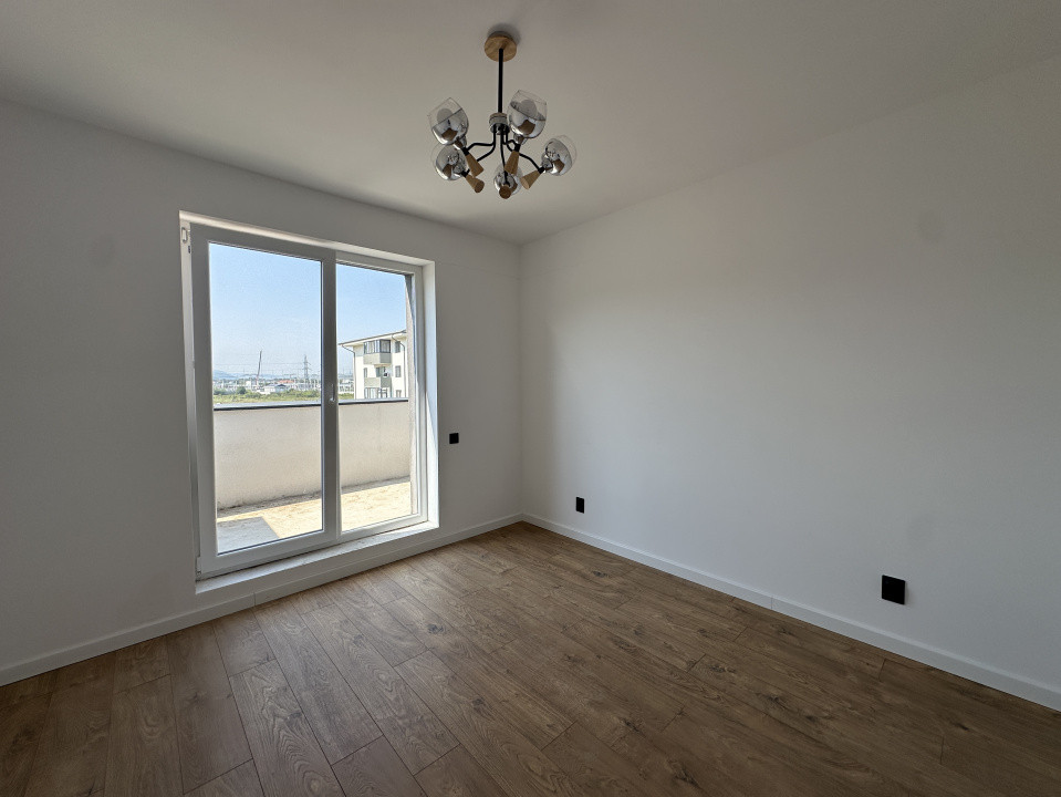 Apartament spațios 2 camere FINISAT NOU, terasa de 30 mp  Zona Urusagului
