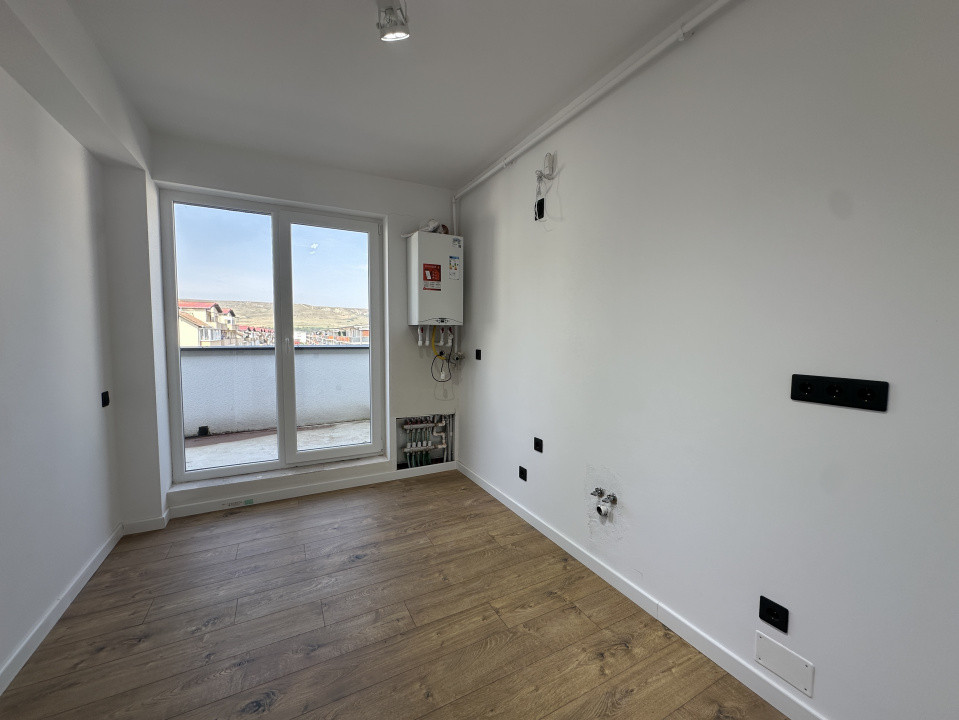 Apartament spațios 2 camere FINISAT NOU, terasa de 30 mp  Zona Urusagului