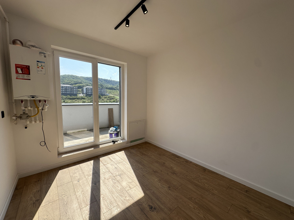 Apartament spațios 2 camere, FINISAT NOU, terasa 30mp, zona Urusagului