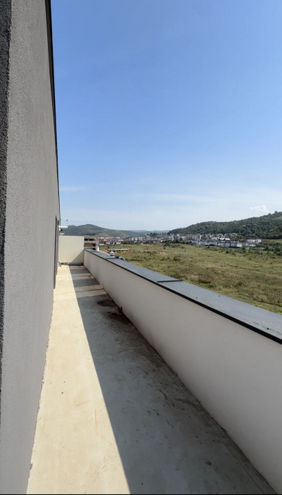 Apartament spațios 2 camere, FINISAT NOU, terasa 30mp, zona Urusagului