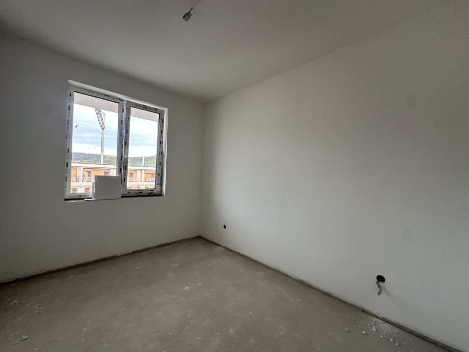 Apartament spațios semifinisat | bloc nou | zona Cetatii