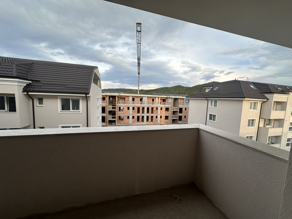 Apartament spațios semifinisat | bloc nou | zona Cetatii