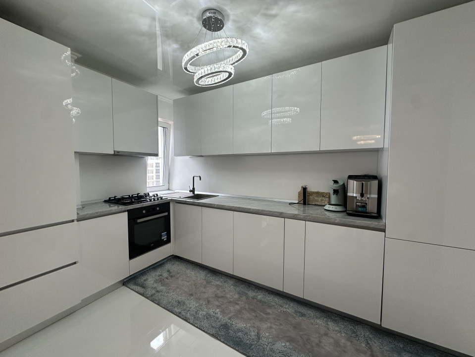 Apartament spatios cu 3 camere l finisaje de lux | bloc nou | Eroilor