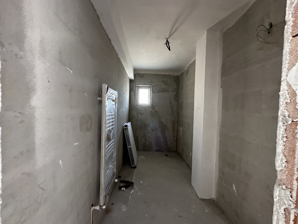 Apartament cu 4 camere pe 2 nivele plus terasa l SEMIFINISAT l Bloc Nou 
