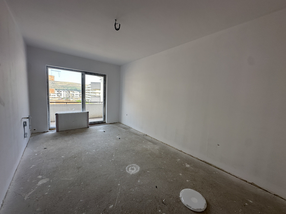 Apartament cu 4 camere pe 2 nivele plus terasa l SEMIFINISAT l Bloc Nou 