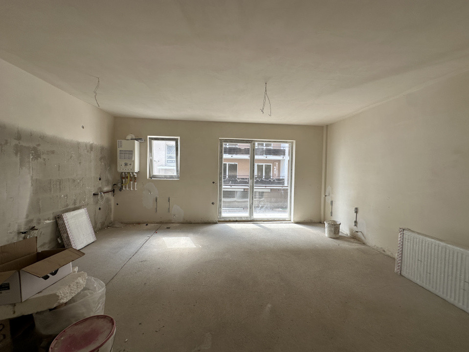 Apartamnet spatios cu 3 camere si terasa l SEMIFINISAT l bloc nou 