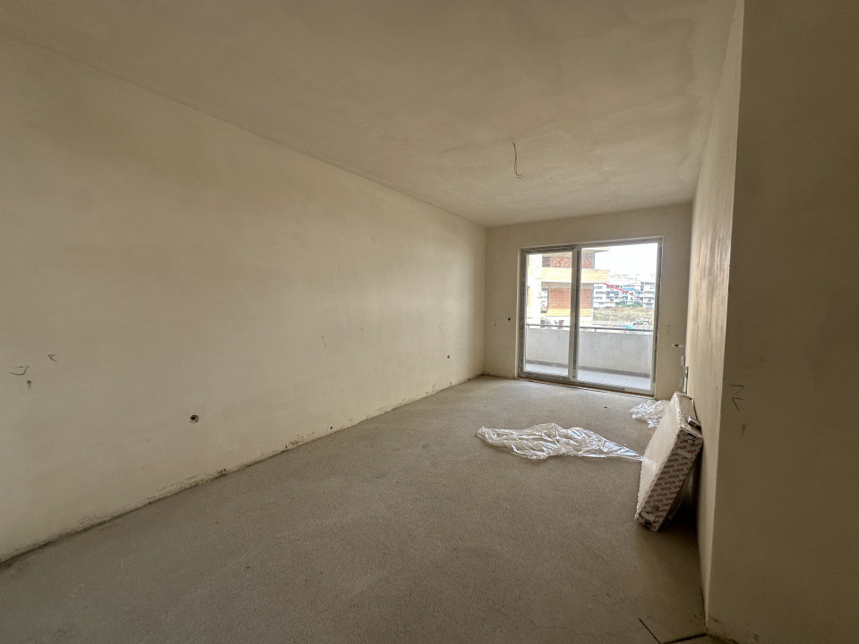 Apartamnet spatios cu 3 camere si terasa l SEMIFINISAT l bloc nou 
