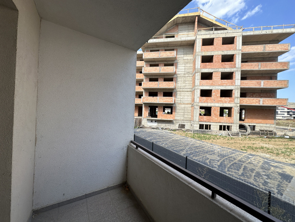 Apartamnet spatios cu 3 camere si terasa l SEMIFINISAT l bloc nou 