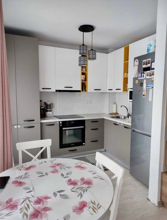 Apartament modern 3 camere, zona Cetății 