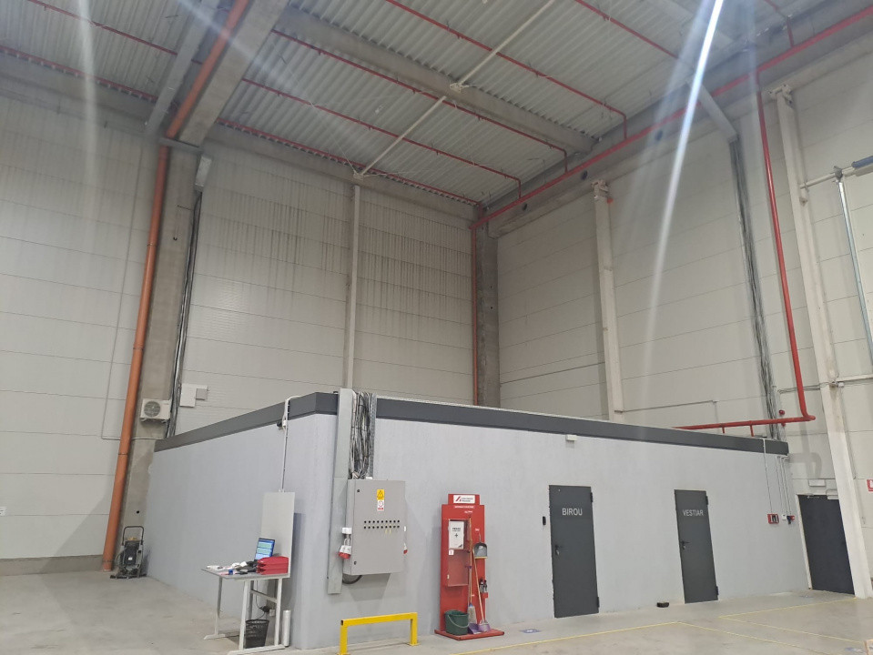 Hală de 3725 mp și 2500 mp curte exterioară în Jucu