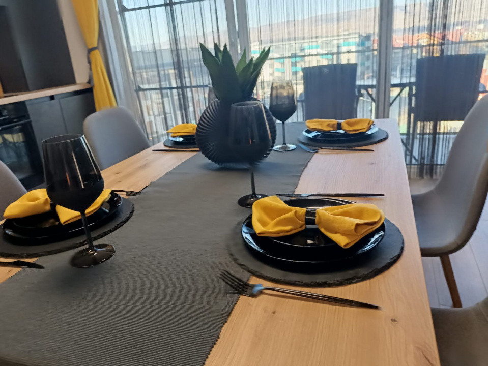 Apartament 3 camere Superfinisatcu suprafata utila de 67mp pe strada Stejarului 