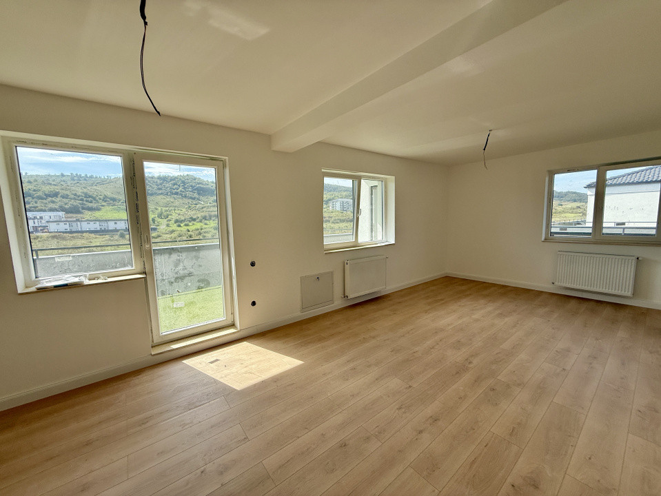 Apartament tip penthouse, FINISAT NOU, view superb, zona Urusagului 