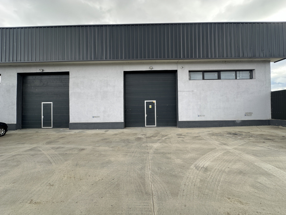 Hala industriala de inchiriat l 1200 mp utili l B-dul Muncii 