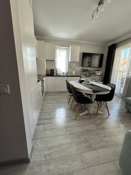 Apartament 3 camere, 2 băi, terasă, zona Terra / Sesul de Sus 
