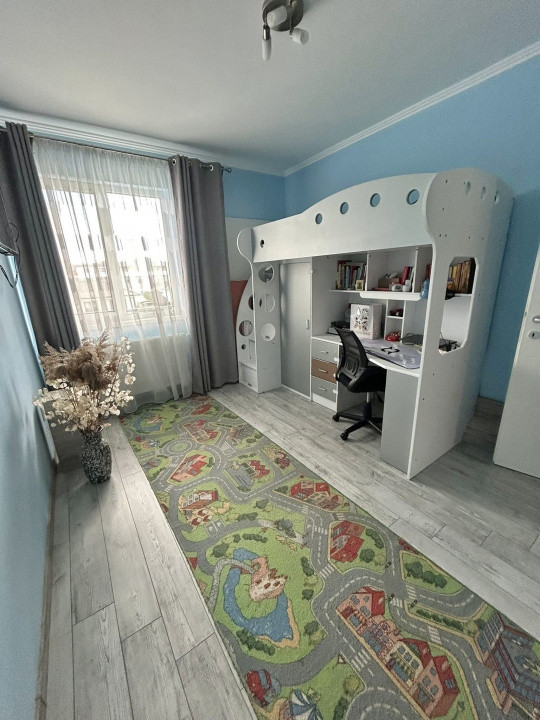 Apartament 3 camere, 2 băi, terasă, zona Terra / Sesul de Sus 