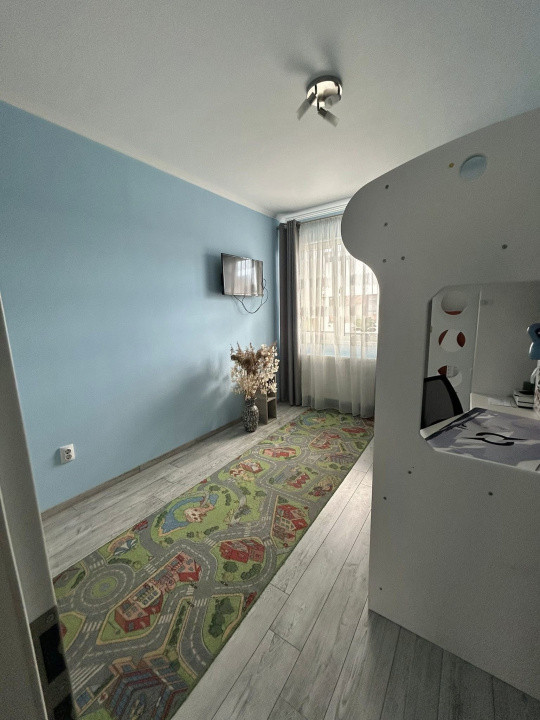 Apartament 3 camere, 2 băi, terasă, zona Terra / Sesul de Sus 