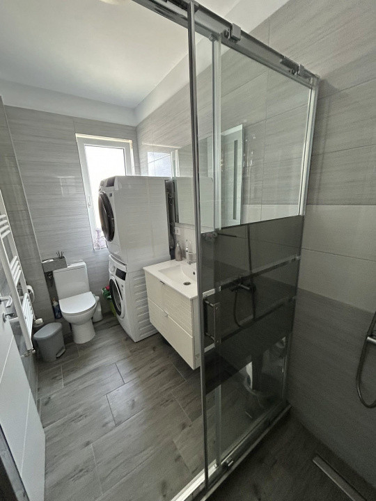 Apartament 3 camere, 2 băi, terasă, zona Terra / Sesul de Sus 