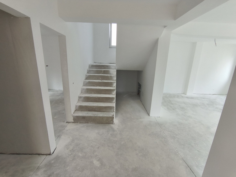 Casă individuală , 4 camere, 172mp, teren 440mp, Dezmir