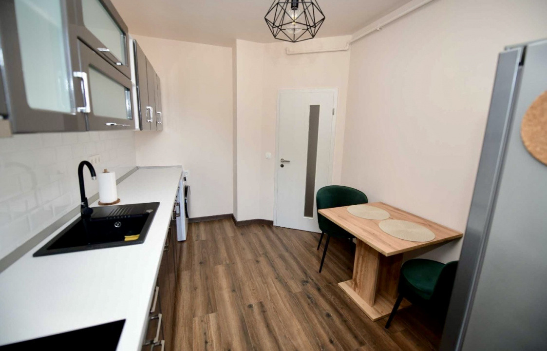 Apartament modern 2 camere, terasa, zona Subcetate