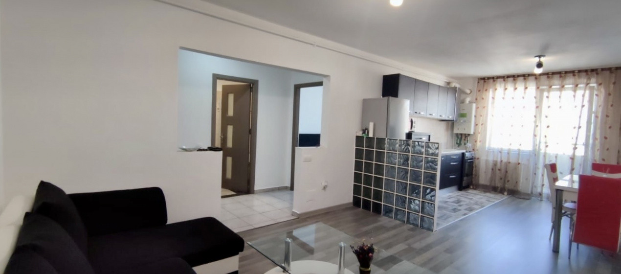 Apartament spațios 2 camere, zona Cetății 